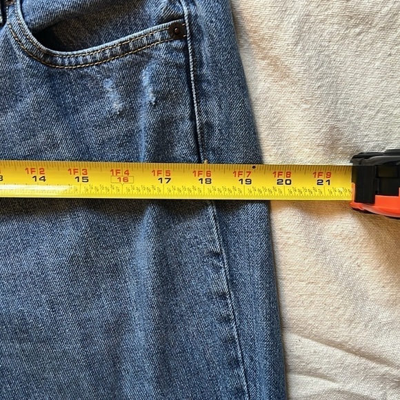 J Crew Matchstick Distressed Jeans. Size 31. - Picture 8 of 14